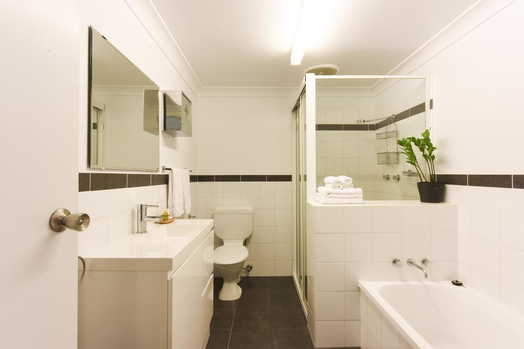 The Grey House Villa Grafton Room photo